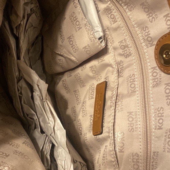 Super soft leather Michael kors bag - Picture 7 of 11